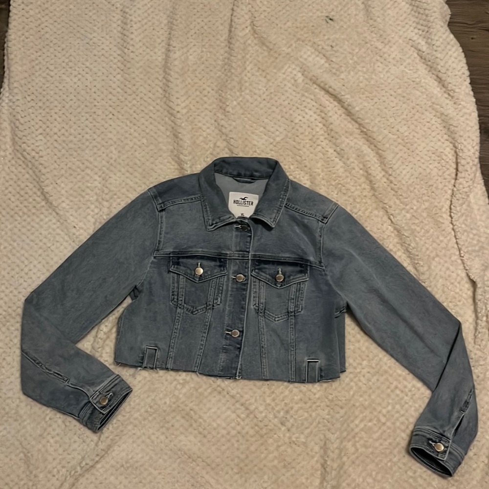 hollister cropped cut off jean jacket